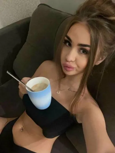 Рания, 23 года